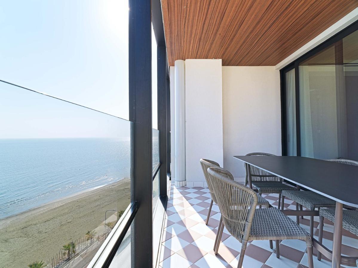 Hotel apartamentowy Liv Mackenzie Adults Only Larnaca