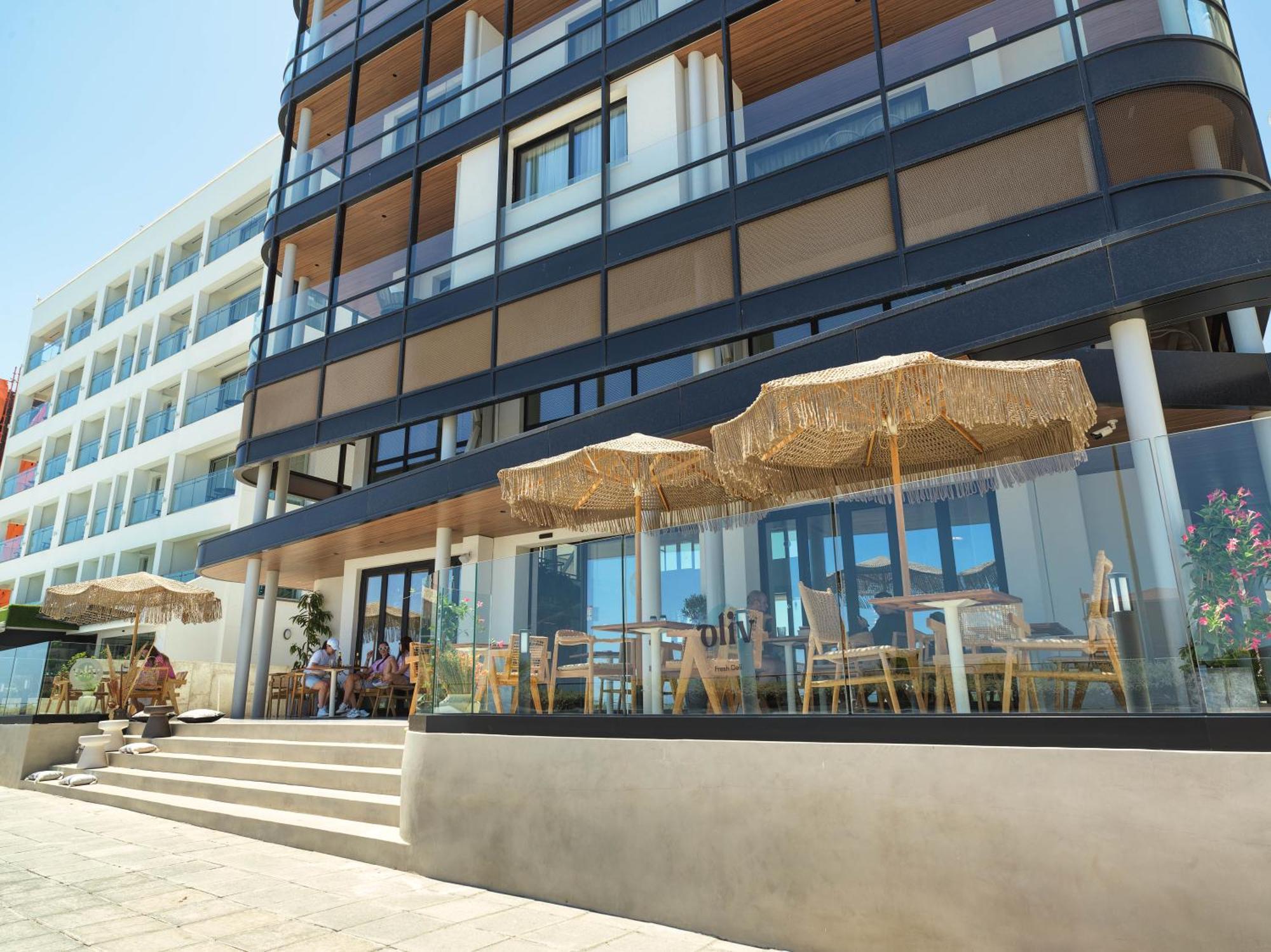 Liv Mackenzie Adults Only Hotel apartamentowy