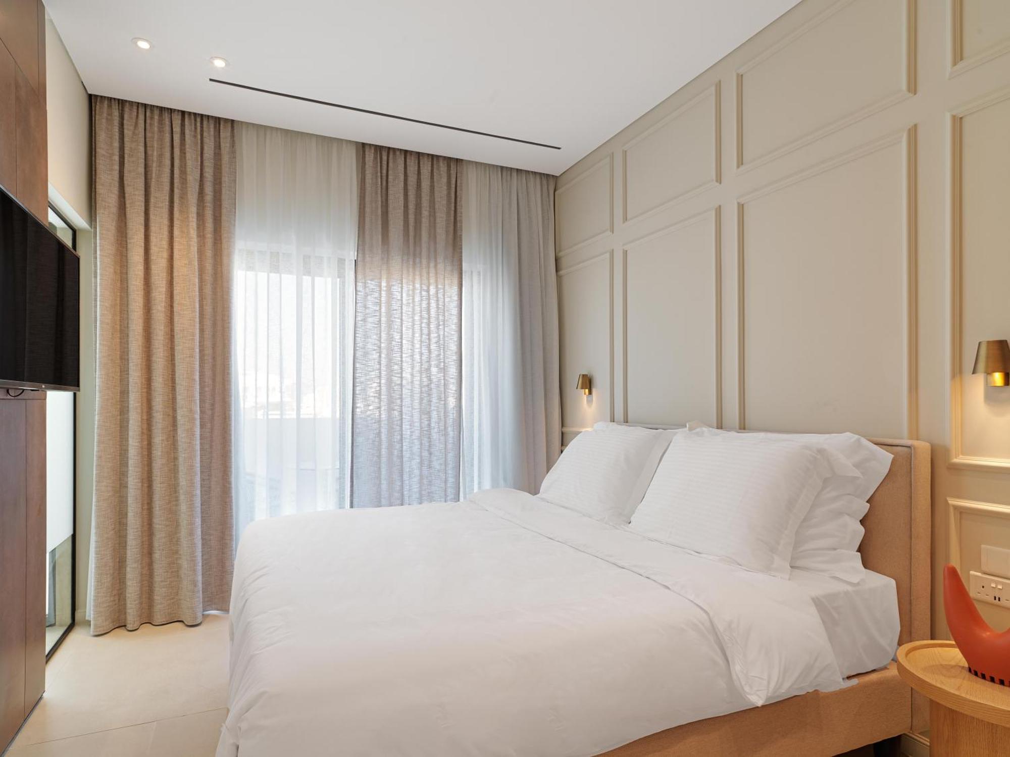 Liv Mackenzie Adults Only Hotel apartamentowy Larnaca