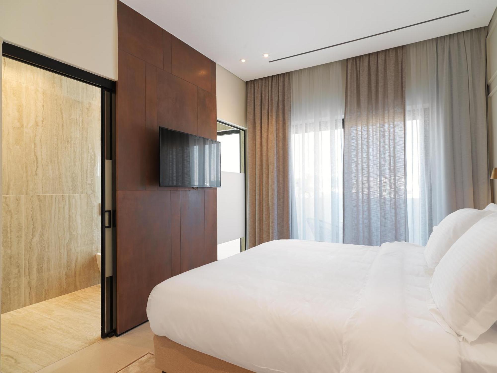 Liv Mackenzie Adults Only Hotel apartamentowy